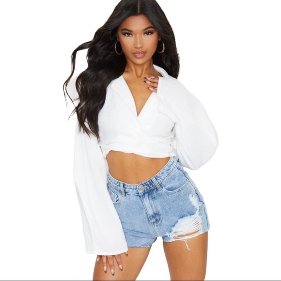 PrettyLittleThing Vintage Wash Distressed Denim Mom Shorts (12) - Picture 2 of 13